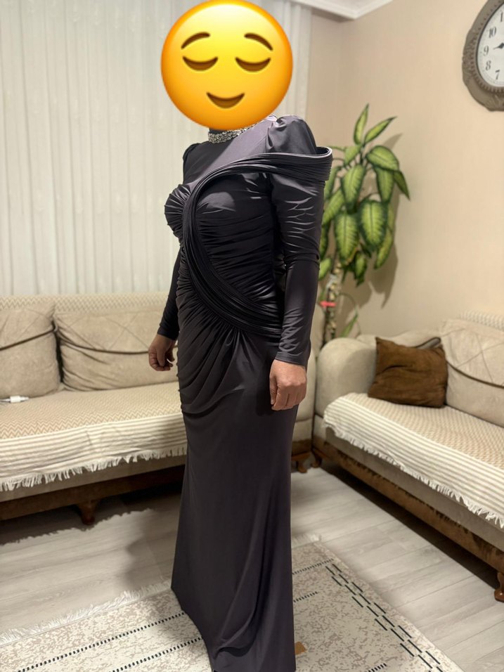 Gri Drapeli Uzun Kollu Uzun Abiye Elbise - Görsel 2