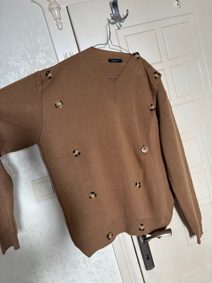 Düğmeli Kahverengi Kadın Triko Kazak - Görsel 3
