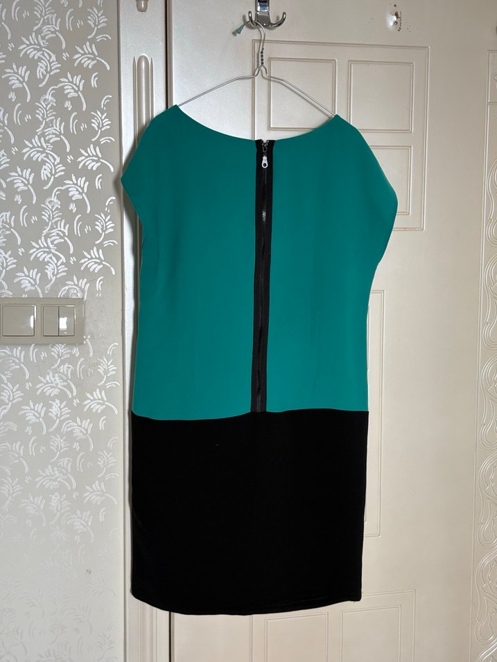 Saten Görünümlü Turkuaz Siyah Hamile Elbisesi - Görsel 4