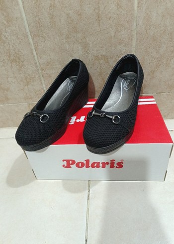 Polaris Tokalı Siyah Dolgu Topuk Kadın Babet