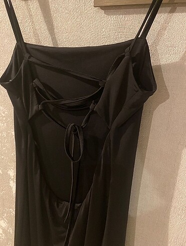 s Beden Bershka kısa arkası ipli elbise