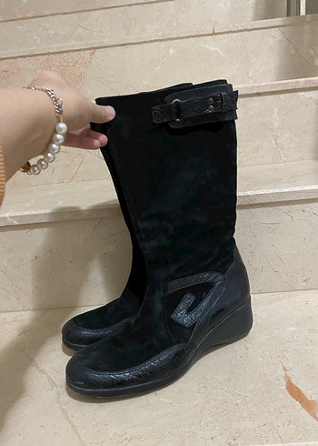 Siyah Süet Yılan Desenli Dolgu Topuklu Dizüstü Bot - Görsel 2