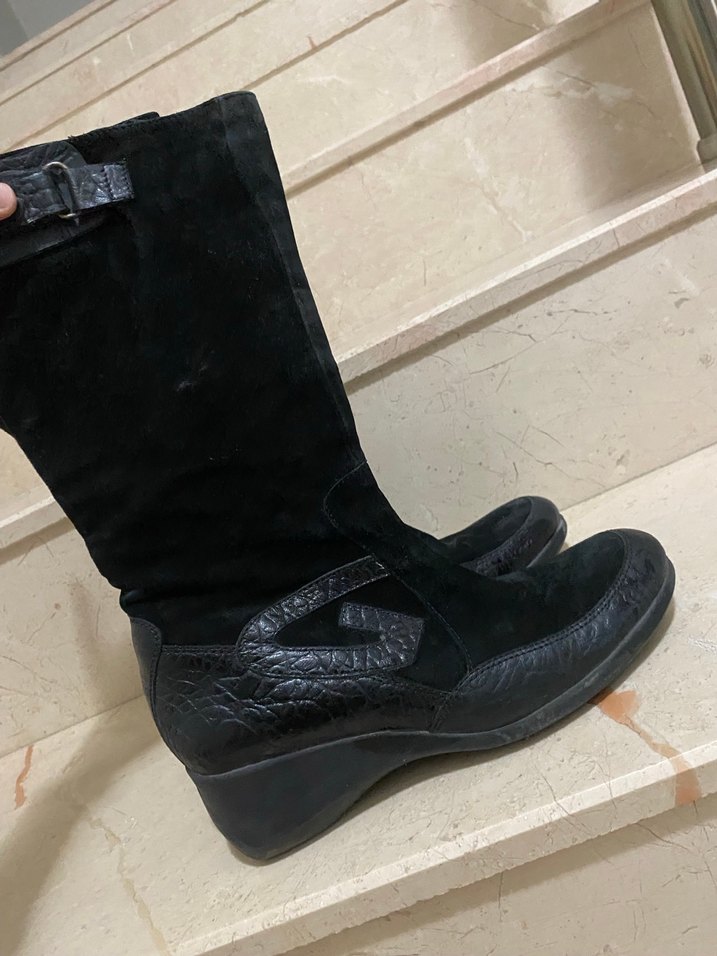 Siyah Süet Yılan Desenli Dolgu Topuklu Dizüstü Bot - Görsel 4