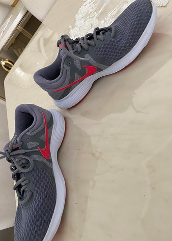 Orjinal marka Gri Nike Spor Kadın Sneaker - Görsel 6