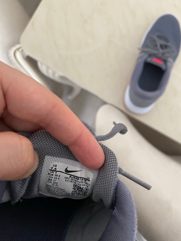 Orjinal marka Gri Nike Spor Kadın Sneaker - Görsel 4