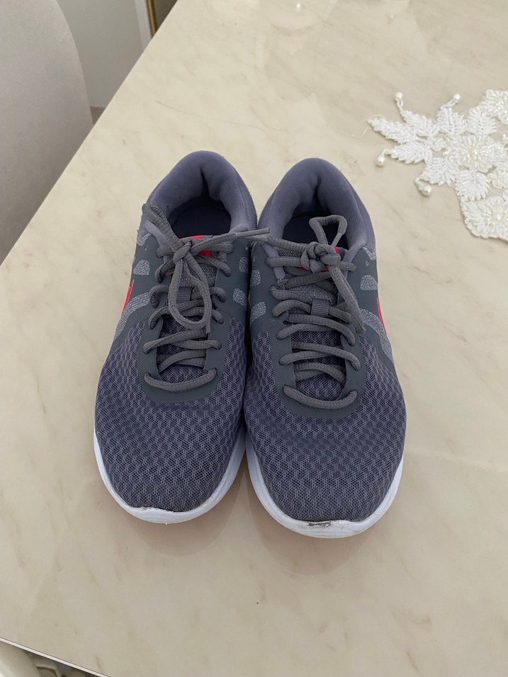 Orjinal marka Gri Nike Spor Kadın Sneaker - Görsel 3