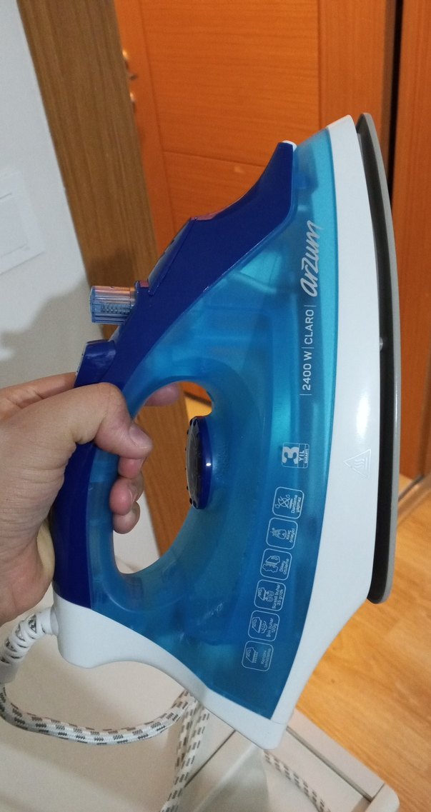 Mavi parlak buharlı ütü - Görsel 3