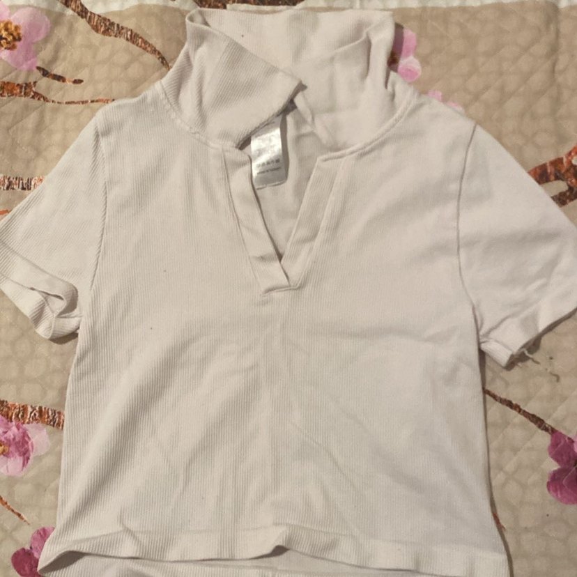 Beyaz V Yaka Kısa Kollu bluz - Görsel 3