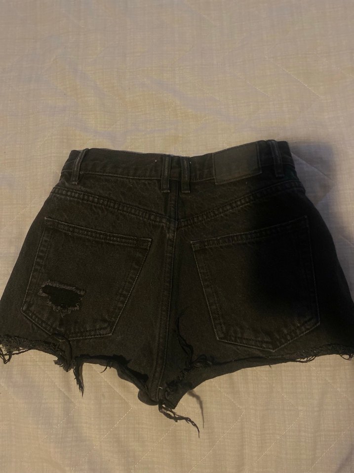 Siyah Yırtık Kot Mini Şort - Görsel 2