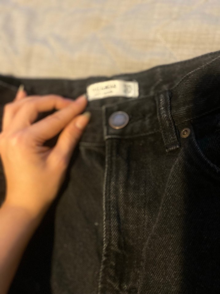 Siyah Yırtık Kot Mini Şort - Görsel 4