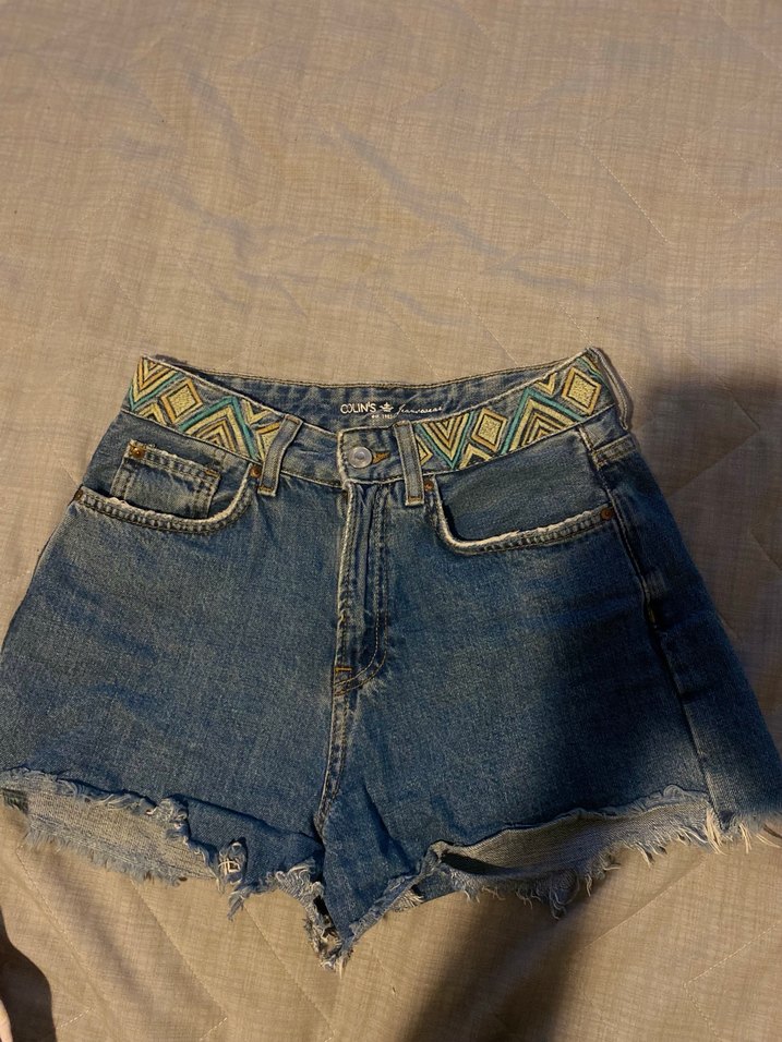 Nakışlı Kemerli Koyu Mavi Mini Kot Şort - Görsel 2