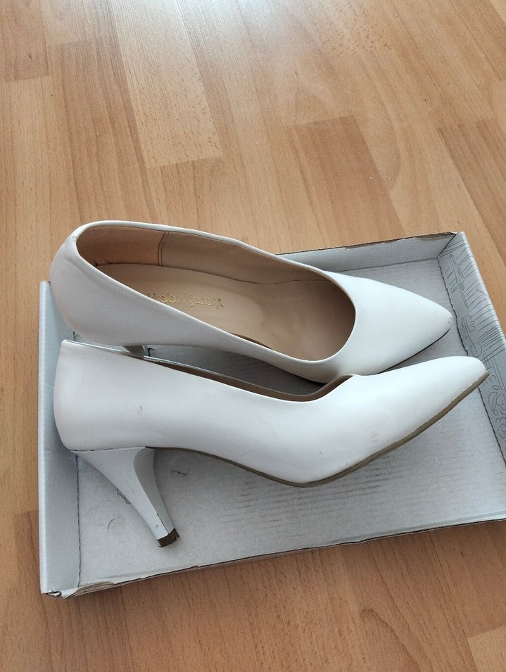 Beyaz Minimalist Kadın Stiletto Topuklu Ayakkabı - Görsel 2