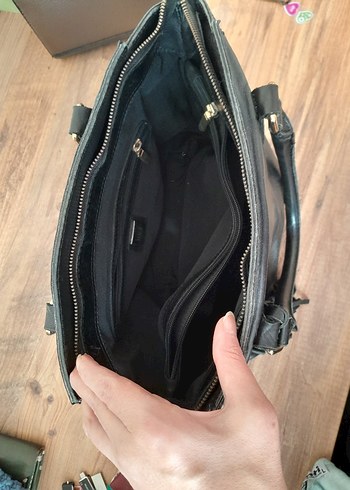Siyah Deri Püsküllü Kadın Çanta - Görsel 4