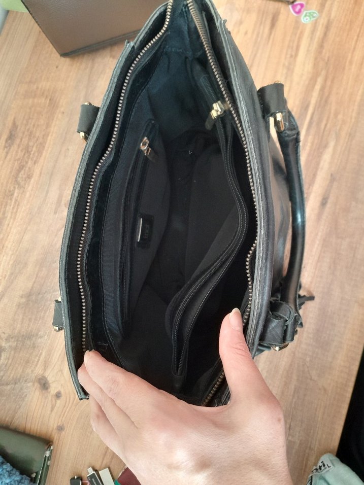 Siyah Deri Püsküllü Kadın Çanta - Görsel 4