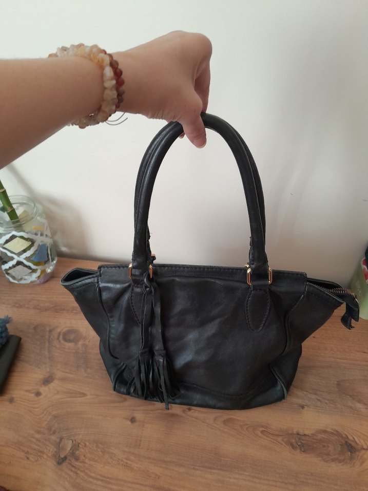 Siyah Deri Püsküllü Kadın Çanta - Görsel 2