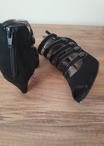 Siyah Bağcıklı Kadın Dolgu Topuk Ayakkabı - Görsel 4