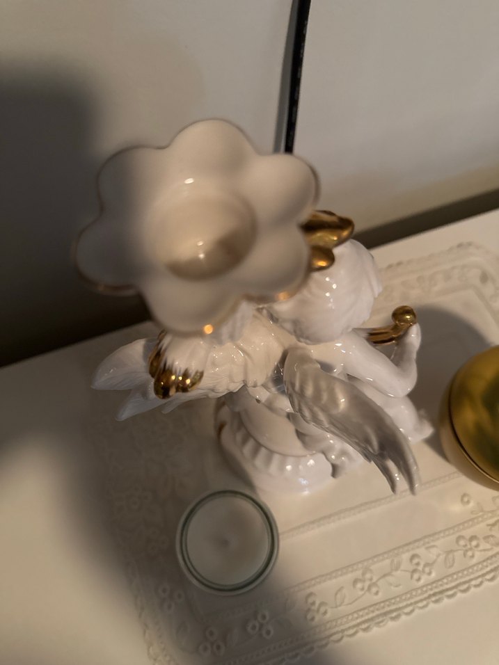 Beyaz ve Altın Detaylı Melek Biblo - Görsel 3