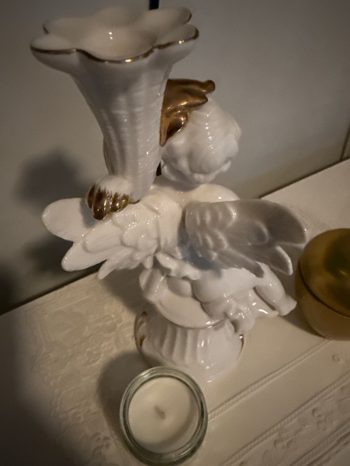 Beyaz ve Altın Detaylı Melek Biblo - Görsel 2