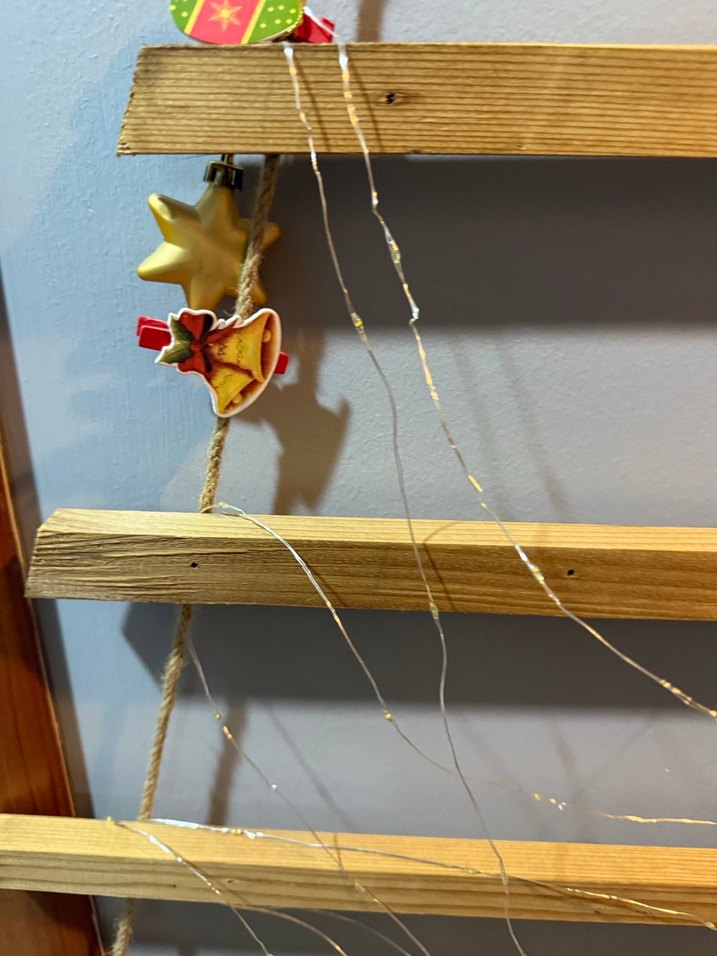 Çocuklar için Çok Renkli Ahşap Raf - Görsel 3