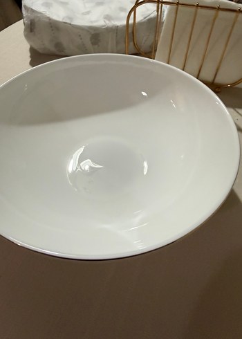 Parlak Beyaz Yuvarlak Servis Kabı - Görsel 4