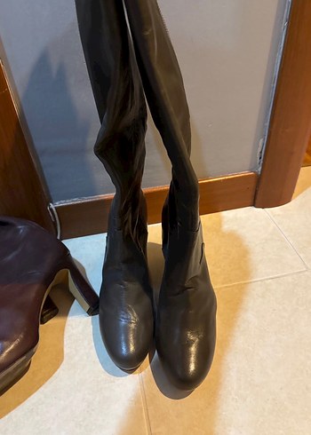 Gri Deri Tokalı Stiletto Dizüstü Çizme - Görsel 2