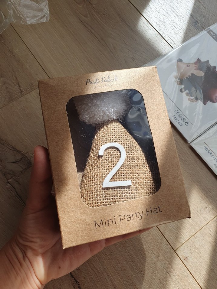 Beyaz Ponponlu Doğum Günü Şapkası 2 yaş doğumgünü parti - Görsel 3