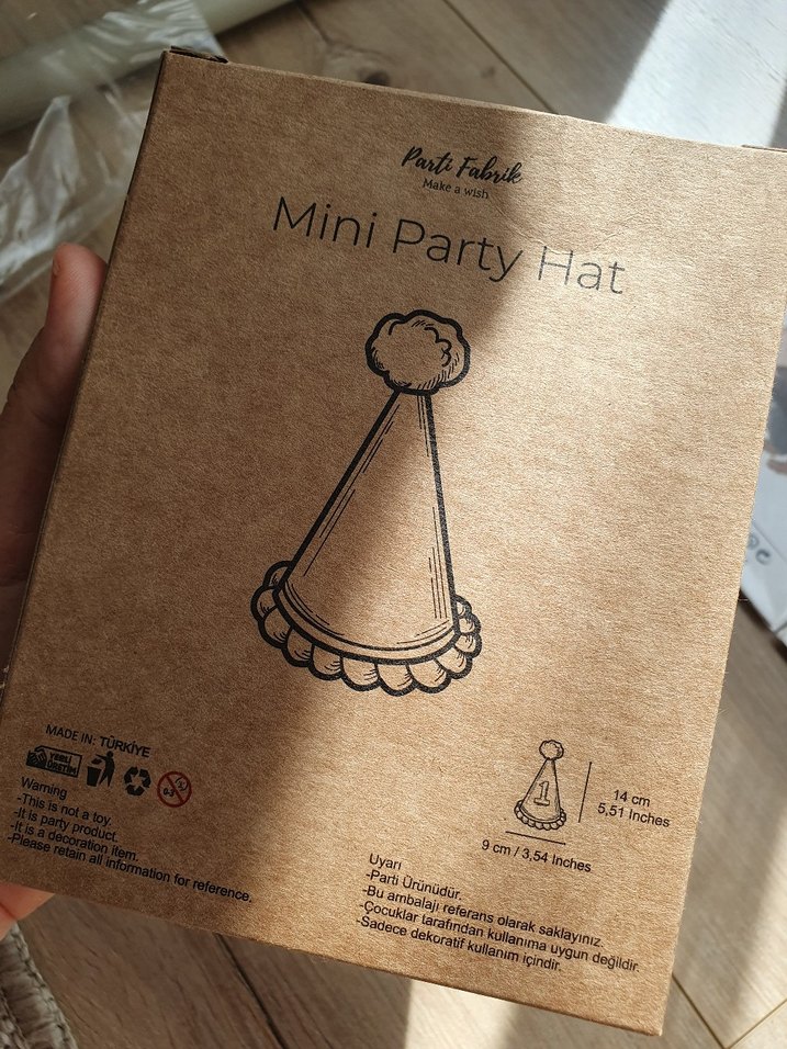 Beyaz Ponponlu Doğum Günü Şapkası 2 yaş doğumgünü parti - Görsel 4