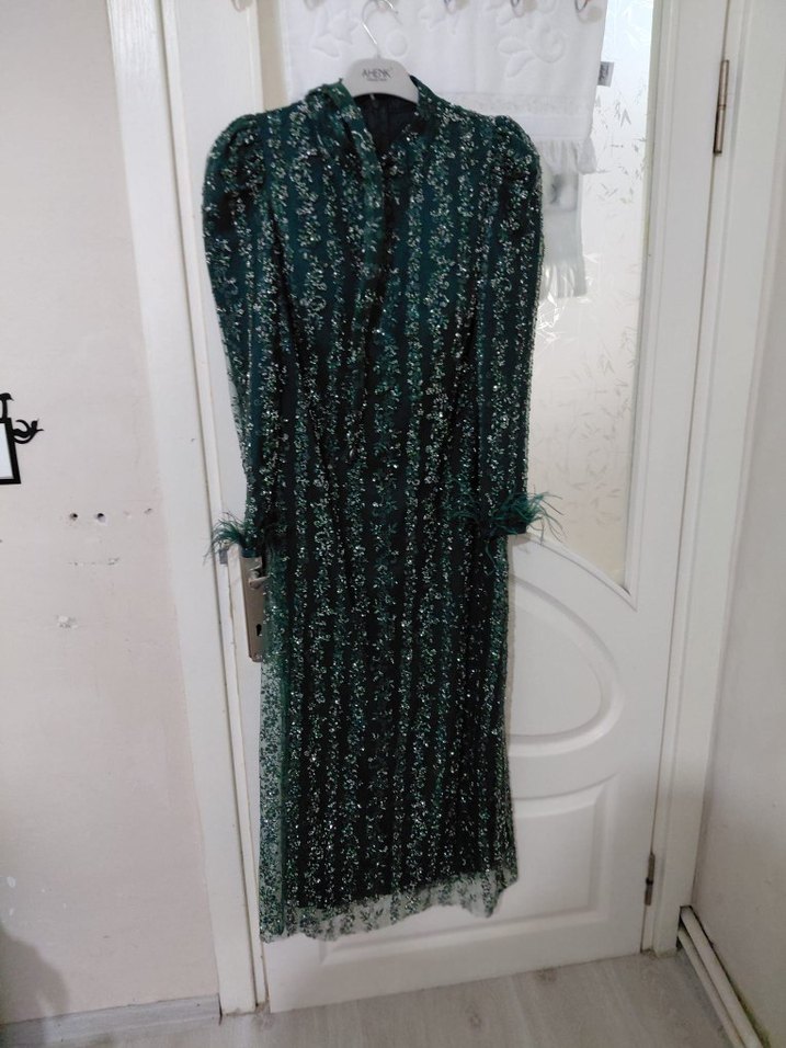 Yeşil İşlemeli Uzun Kollu Abiye Elbise şal dahil - Görsel 2