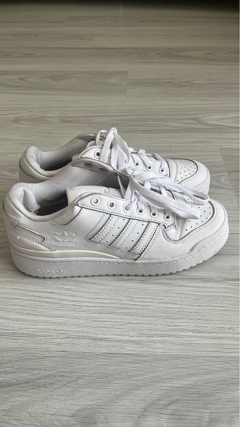 Adidas spor ayakkabı