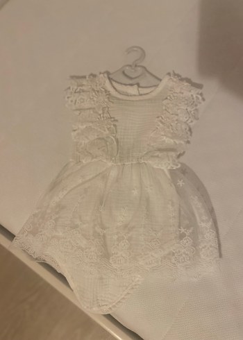 Beyaz Dantel Detaylı Kız Elbisesi - Görsel 3