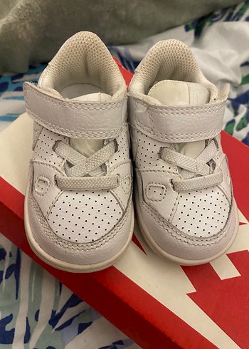 Beyaz Erkek Çocuk Spor Ayakkabı Velcro 18.5 numara
