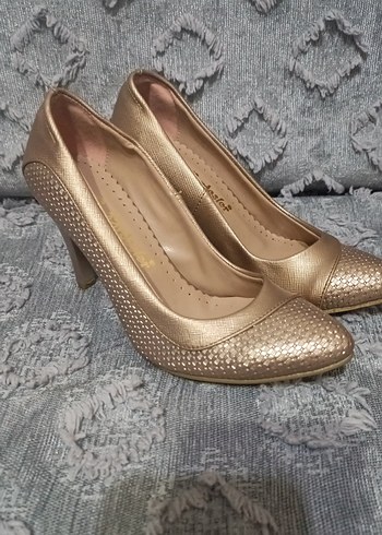 Diğer Sampanya Altin Stiletto Topuklu Ayakkabi