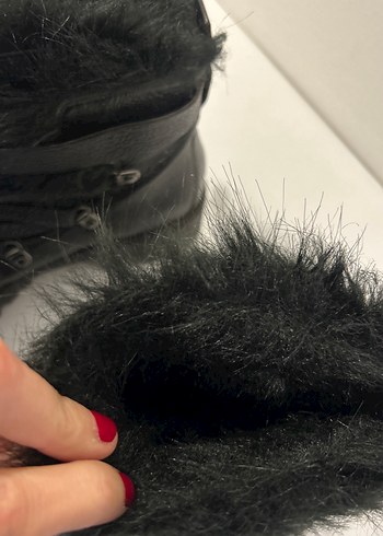 Kürk Detaylı Siyah Deri Yüksek Topuklu Bot - Görsel 5