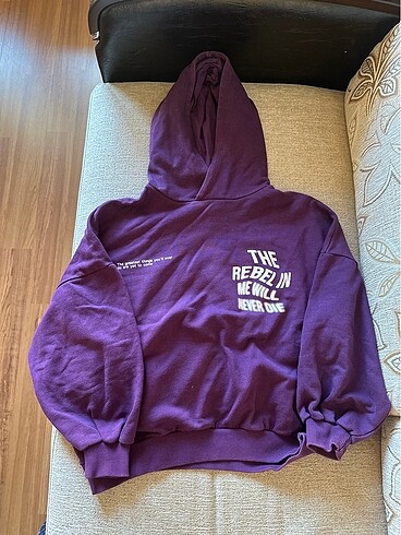 sweatshirt