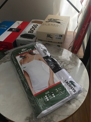 Lacoste Üç adet kadın atlet lacoste