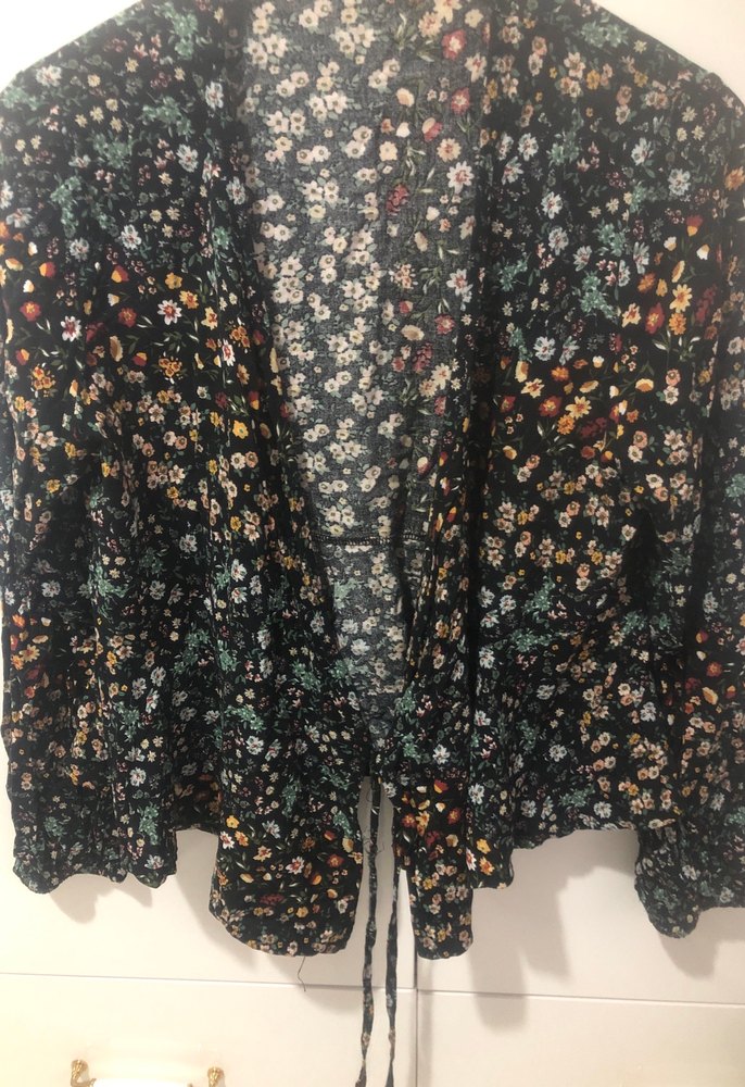 Önden bağlamalı Çiçek Desenli Uzun Kollu Bluz - Görsel 2