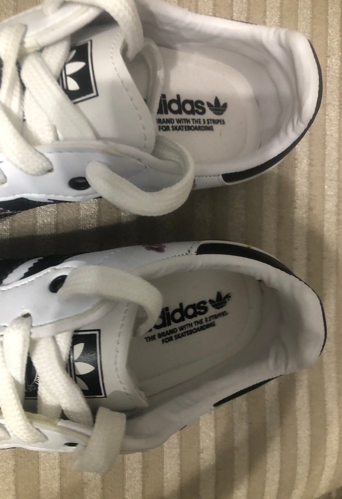 Çiçek Desenli Beyaz Kadın Spor Ayakkabı - Görsel 3