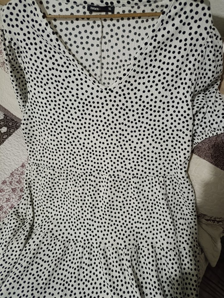 V Yaka Puantiyeli Midi Elbise - Görsel 2