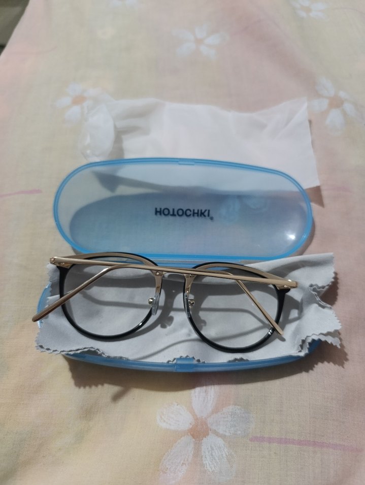 Siyah Kadın Gözlüğü - Görsel 2