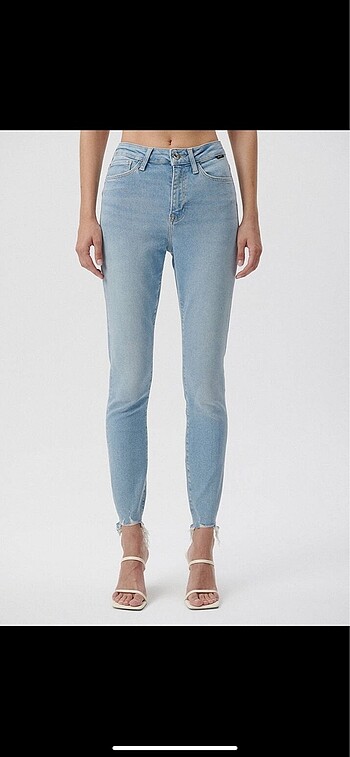 xs Beden Tess skinny model