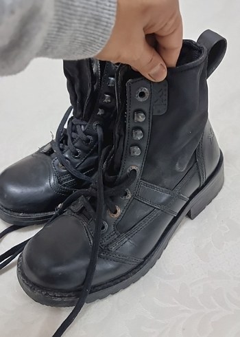 Siyah Deri Punk Tarzı Kadın Botları - Görsel 2