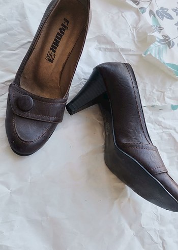 Düğmeli Kahverengi bayan ayakkabi - Görsel 3