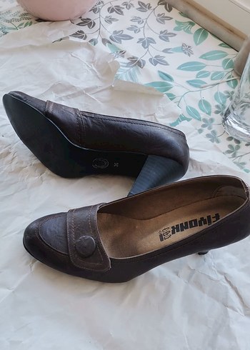 Düğmeli Kahverengi bayan ayakkabi - Görsel 2