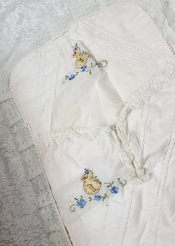 Nakışlı Beyaz Bebek kundak - Görsel 3