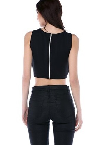 Twist crop