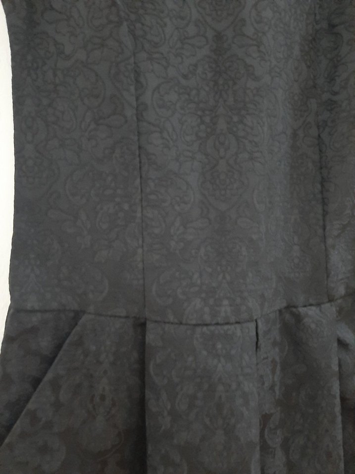 Siyah V Yaka Pilili Midi Elbise - Görsel 5