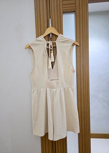 V Yaka Dantelli Kısa Bej Elbise - Görsel 6