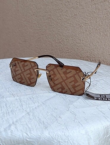 FENDİ GÜNEŞ GÖZLÜĞÜ