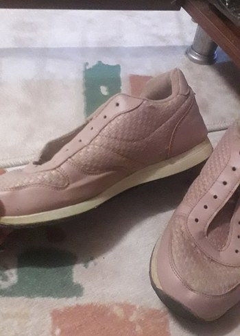 Arı Pembe Dolgu Topuklu Bağcıklı Kadın Spor Ayakkabı