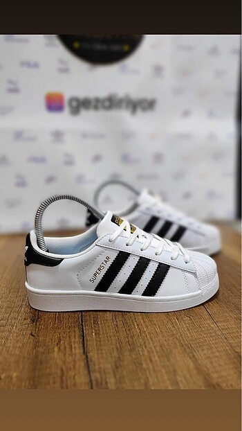 Adidas SÜPERSTAR